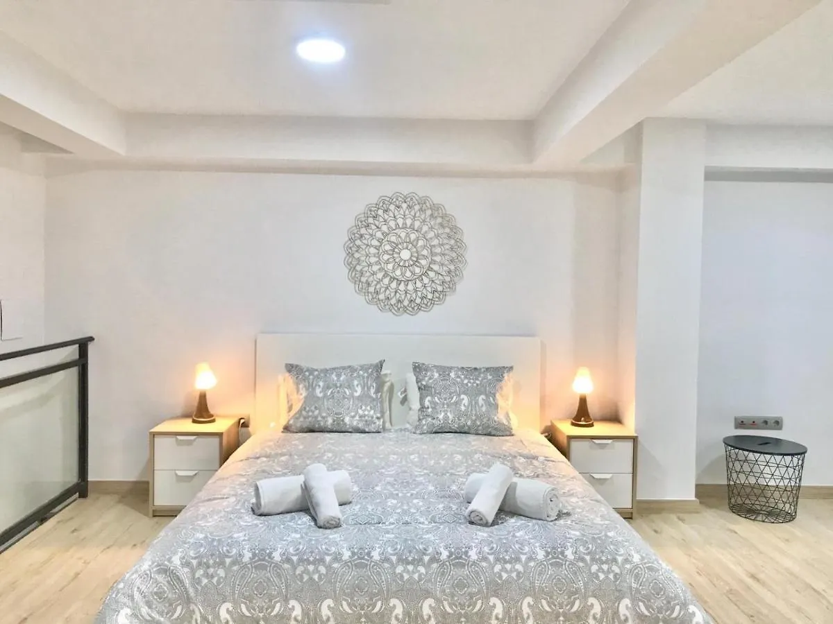 Modern&spacious apartment in Plaza de la Merced Málaga España