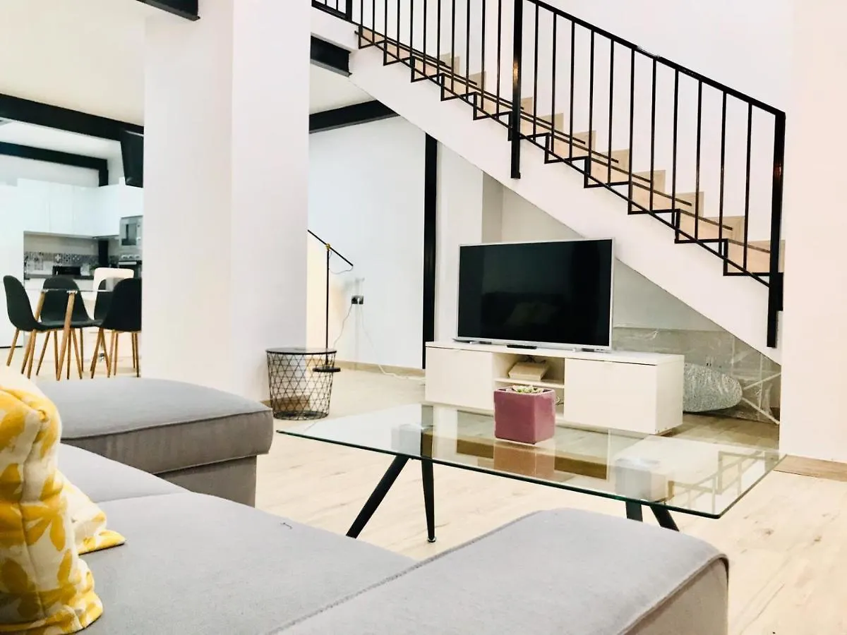 Modern & Spacious Apartment In Plaza De La Merced Μάλαγα