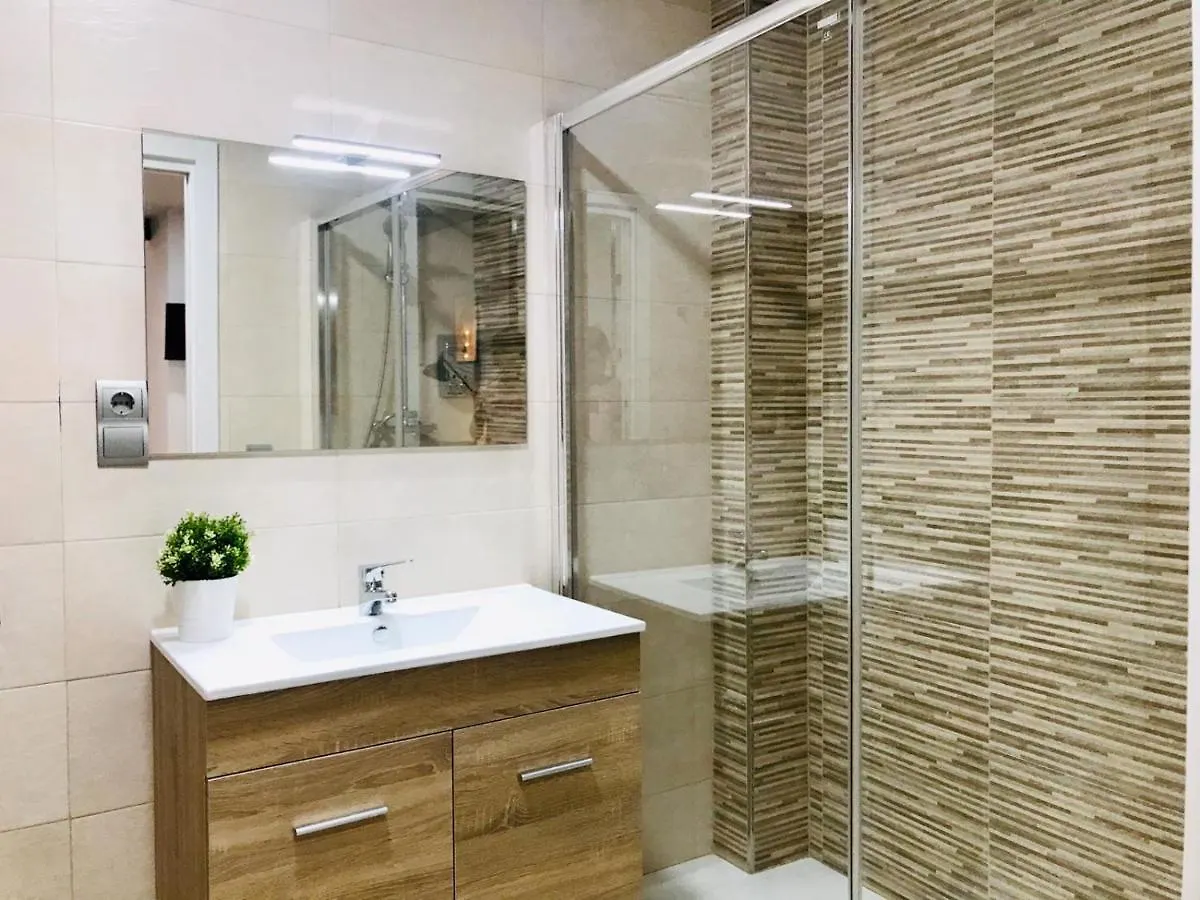 Modern&spacious apartment in Plaza de la Merced Málaga España